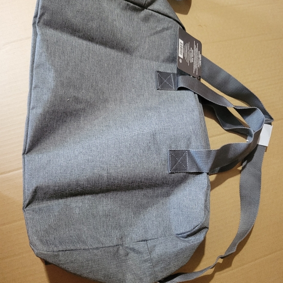 Curve Weekend Duffe Bag - Picture 3 of 5